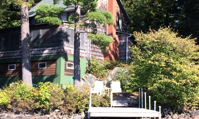 Williston Cabaña | Dos cabañas encantadoras en el lago Iroquois cerca de Burlington, Vermont