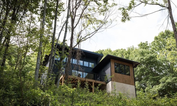 Asheville Cabina | Two Modern Tiny Homes 4 miles to DT w/ Hot Tub