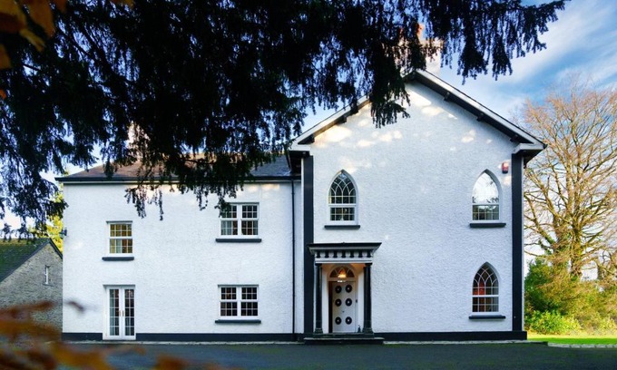 Llangybi Casa | Ty Bledrws - family retreat near the Cardigan Bay coast