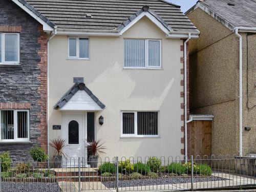 Ammanford Casa | Ty Cerrig