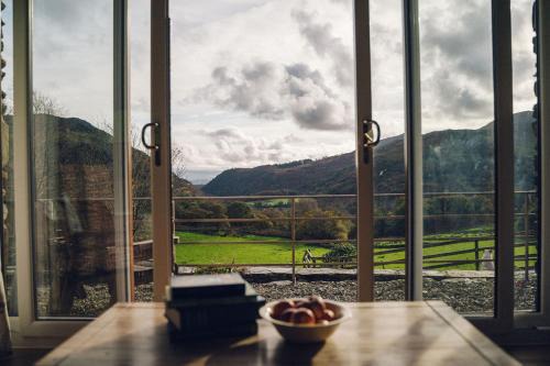 Beddgelert Casa | Ty Felin - Cosy Underfloor Heated 17th Century Renovated Mill with Stunning Views