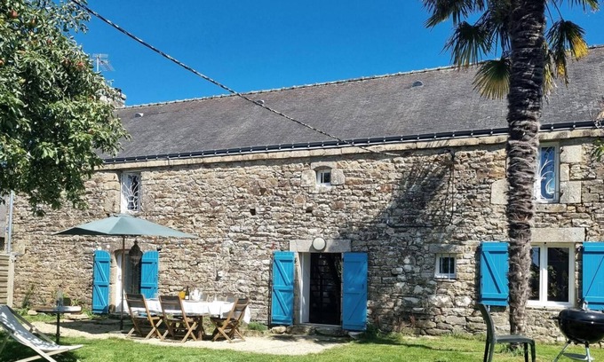 Locoal-Mendon Casa | Ty Lapaul - LOCOAL MENDON