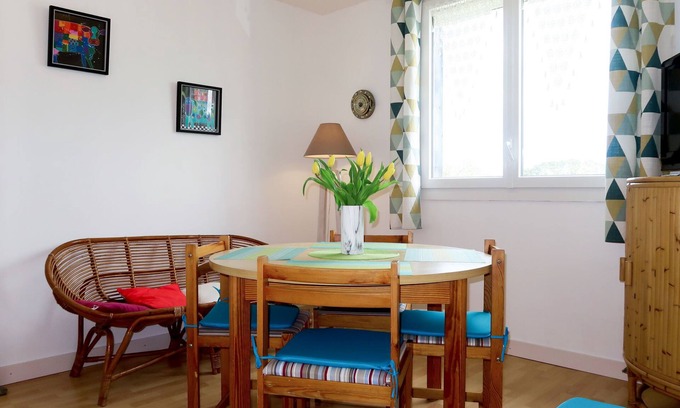 Goulien Apartamento | Ty Ménez by Interhome
