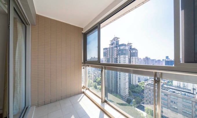 Xujiahui Cama Y Desayuno | Tyms Elegant 2BR 1BA Haven Yongxin