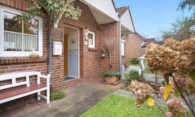 Neßmersiel Casa | Typical East Frisian semi-detached house, the house "Wattenmeer" High-quality, comfortably furnished semi-detached house