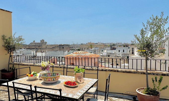 Salento Peninsula Apartamento | Casa típica con terraza frente al mar en el centro de Otranto - Colección Marea Stays