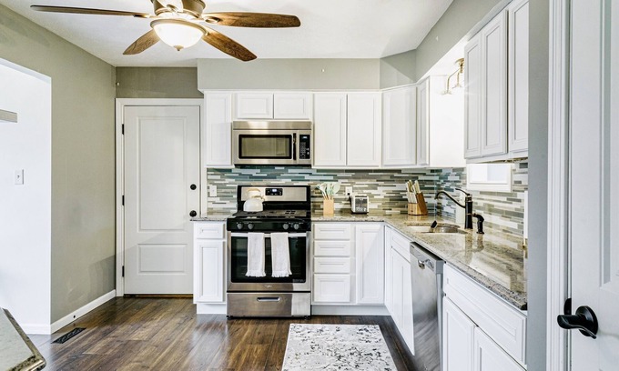 Saint Marys Saint Joseph County Casa | U of ND Oasis: Cozy Minimalist 4bd with Deck
