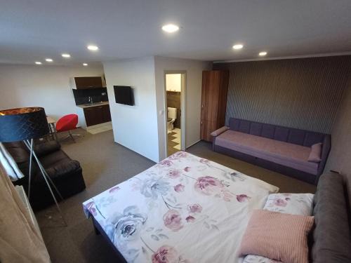 Lubica Apartamento | Ubytovanie Pod lesom