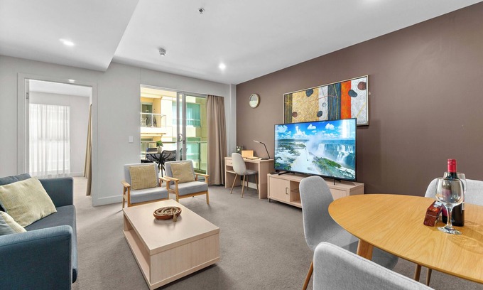 Glenelg Apartamento | Ultima Escapes · Glenelg Beachfront Bliss · Beach View Pool Gym Parking Wi-Fi