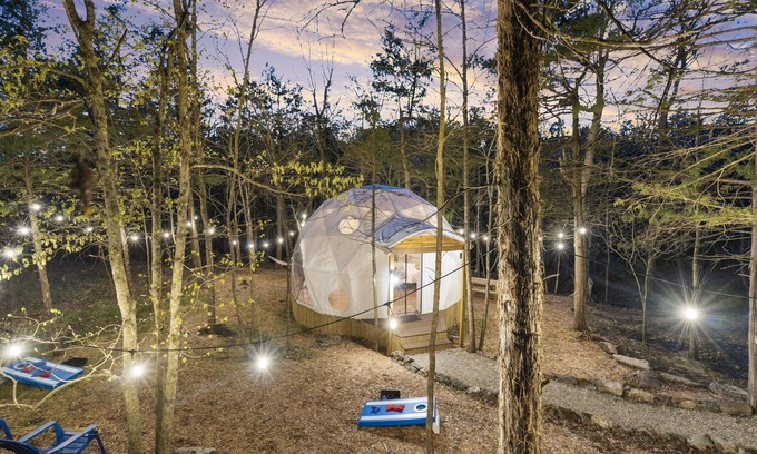 Eagle Rock Casa | Ultimate Couple's Getaway | Hot Tub & Trails