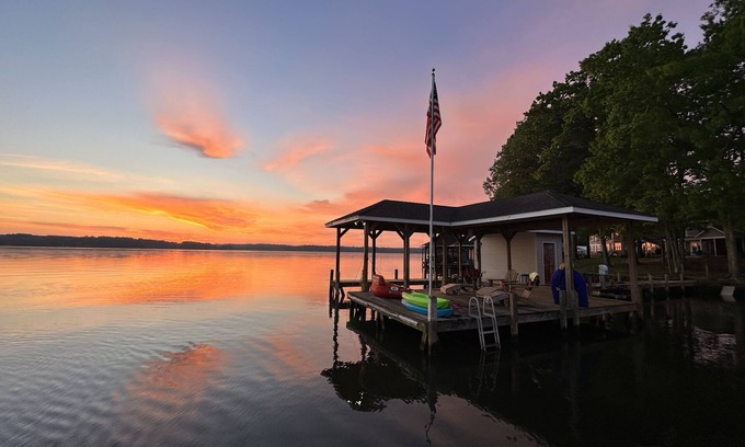 Norwood Casa | Ultimate Family Lakehouse- wide water views!