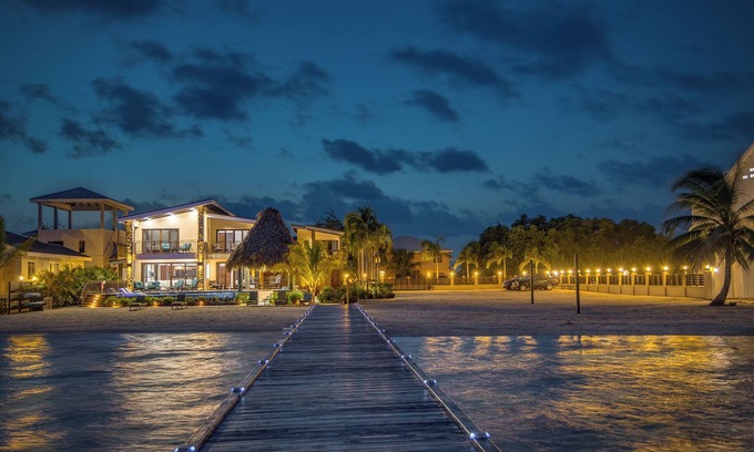 Plantation Villa | Ultimate Luxury and Top Amenities in This Exquisite 4-Bed/4 and 1/2-Bath Villa