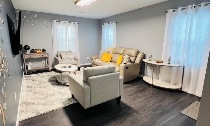 Lenoir Casa | Ultimate Relaxation Near Downtown Lenoir.