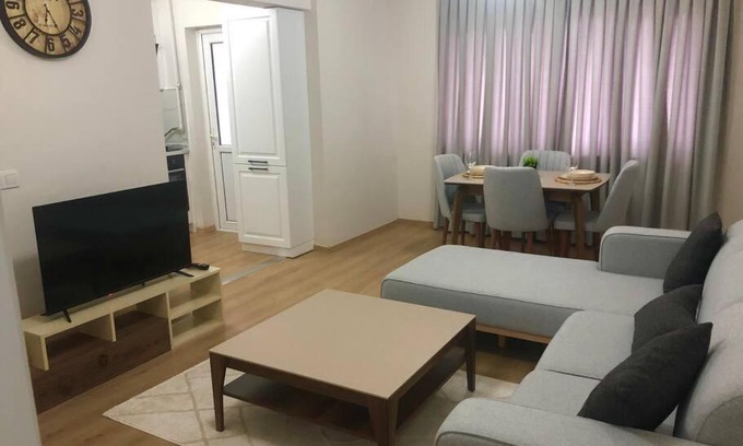 Pendik Apartamento | Ultra Lux Apartment Beside Metro and Sabiha Gökçen Airport