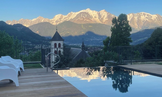 Sallanches Apartamento | Un Étage Complet Dans une Tour Médiévale Rénovée au Cœur du Pays du Mont-blanc