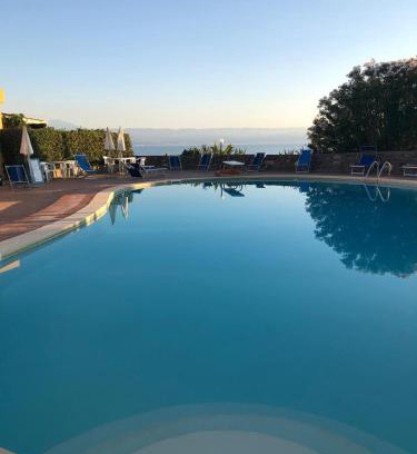 Milazzo Apartamento | Una Piscina sul Mare Apartment