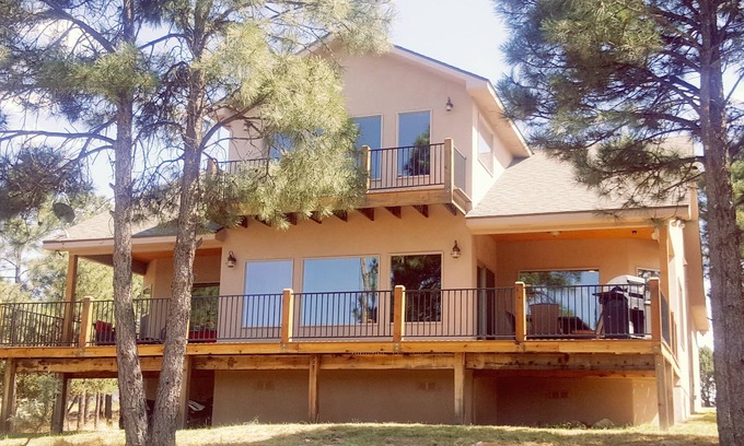 Alto Casa | Vistas increíbles, ubicación perfecta, esquí, golf, casa de montaña