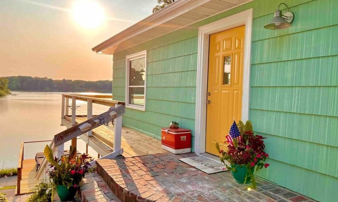 La Porte Casa | UncleLarry's LakePlace, Hot Tub