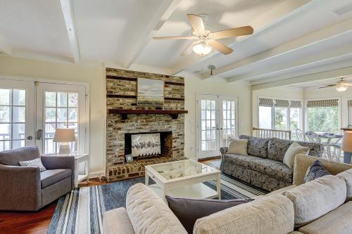 Isle of Palms Casa | Under The Oaks - Island Living At Its Best