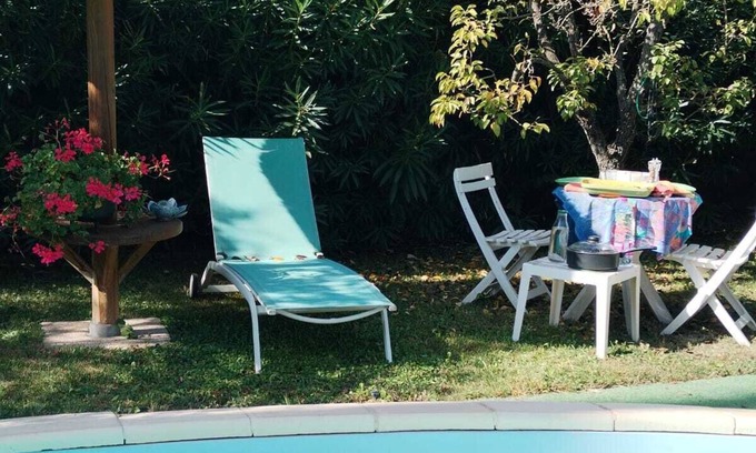 Montfavet Apartamento | habitación independiente privado, desayuno, piscina, en una villa en Provenza