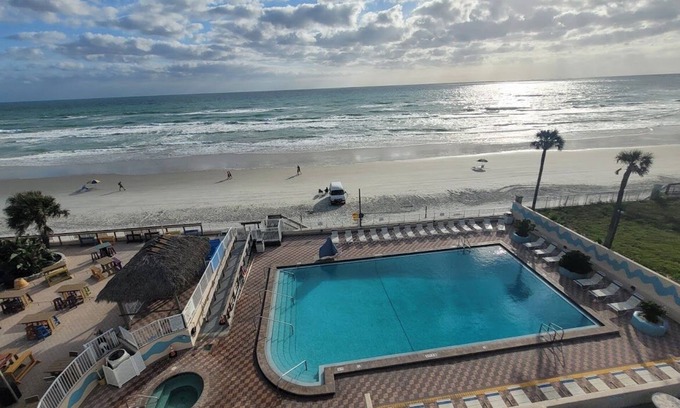 Rogers Seabreeze Condominio | Unforgettable getaway in Daytona Beach, Florida