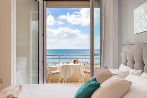 Torre Grande Apartamento | Unicorn House - Stunning sea view with pool