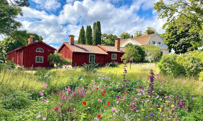 Eskilstuna Municipality Cabina | Unikt Drömboende i Kulturminnesmärkt Kuskbostad Från 1700-talet