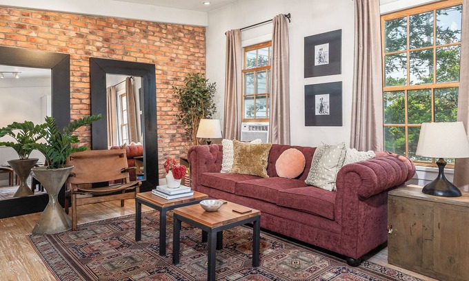 Hudson Casa | Union Cottage - One Block from Warren St