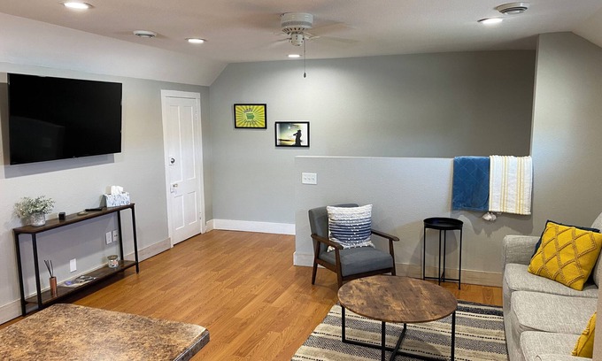 Clear Lake Apartamento | Unique Apartment above Lake Time Brewery in Downtown Clear Lake