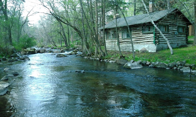Pine River Cabina | Paraíso de los pescadores de trucha en el condado de Waushara.