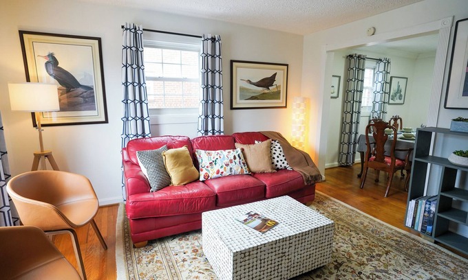 Rosemont Casa | Unique duplex that has 2 family rooms and 2 kitchens