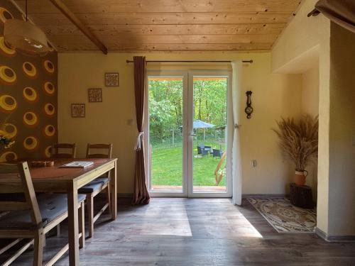 Modry Kamen Apartamento | Unique Dutch Retro House "Stará Láska" - Natural Slovakia