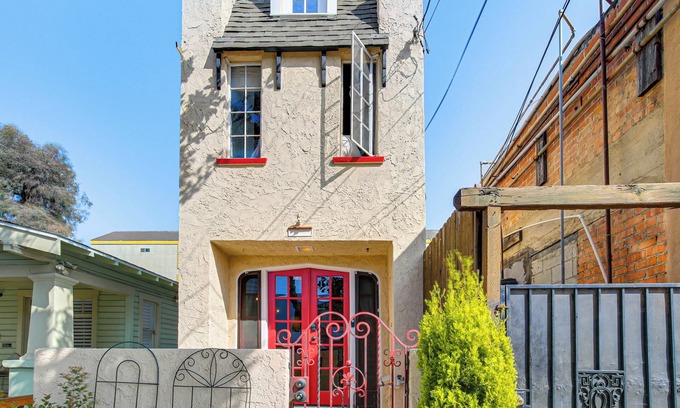 Eastside Casa | Unique Historic Home w/ Rooftop Deck in Long Beach