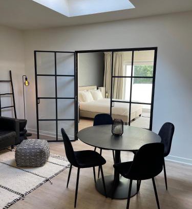 Stationsbuurt Zuid Apartamento | Unique luxury apartment with cosy garden!