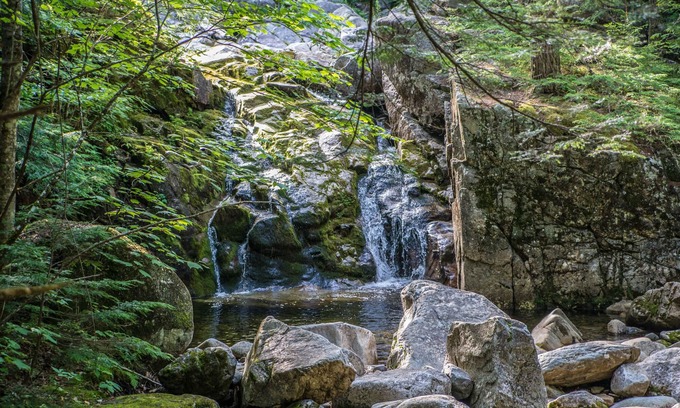 Chatham Casa | Unique Off-grid stay in the heart of the White Mountain National Forest