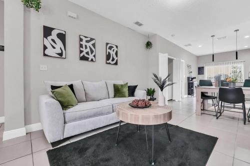 Poinciana Apartamento | Uniquely Chic home near Disney!