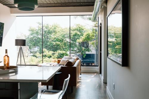 Charlevoix Apartamento | Unit A, The Kroger Lofts
