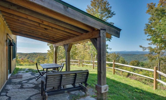 Sharon Cabina | Unplug, Unwind & Explore: Remote Vermont Cabin