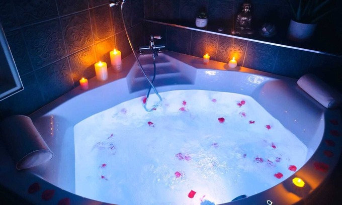 Saint-Jacques - Saint-Roch Apartamento | Unusual escape to the heart of the jungle/Private spa/Cinema screen/10 min center