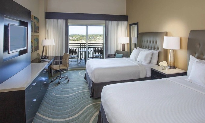 Lakeway Hotel | Unwind in Style and Comfort! Onsite Parking, Outdoor Pool!