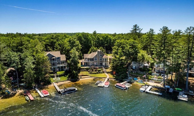 Lochmere Casa | Unwind in Waterfront Luxury: Custom Home in a Peaceful Cove