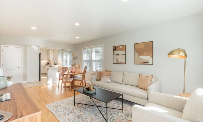 Monona Casa | Updated 3 bed + office ranch home close to Downtown Madison