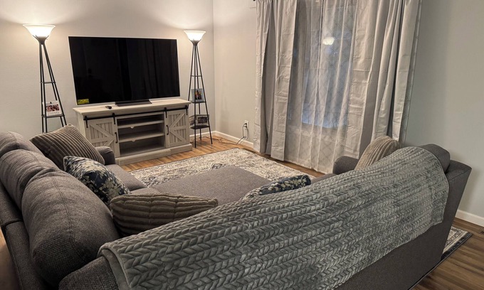 Maryville Casa | Updated Bearcat Home in Maryville. Great Location!