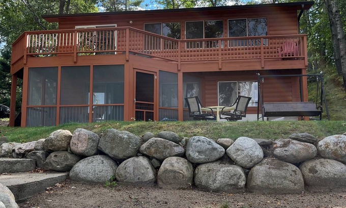 Breezy Point Cabina | Updated Cabin on Lake Ossawinnamakee w/ Paddle Boards & Peddle Boat!