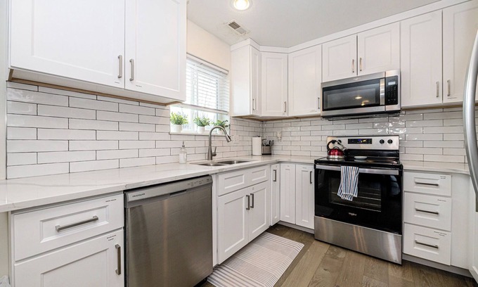 Hyrum Casa | Updated country home sleeps 8 firepit mountain view close to Hyrum Reservoir