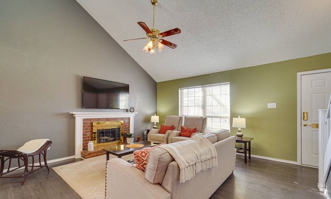 Lubbock Casa | Updated Lubbock Vacation Rental with Yard!