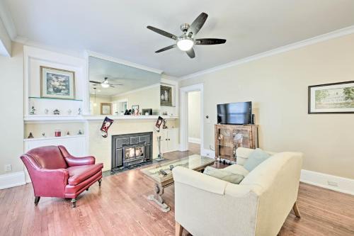 Sheboygan Casa | Updated Sheboygan Home with Porch Less Than 1 Mi to Beach