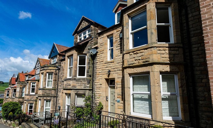 Alnmouth Cabaña | UPPER ALNBANK, pet friendly, country holiday cottage in Alnmouth