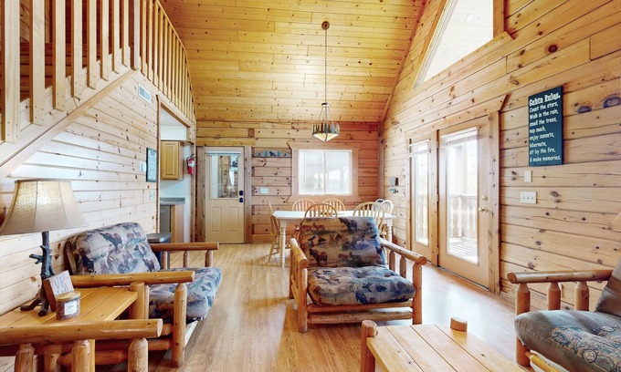 Warrens Casa | Upper-Level duplex, adventure retreat with fire pit, patio, & WIF