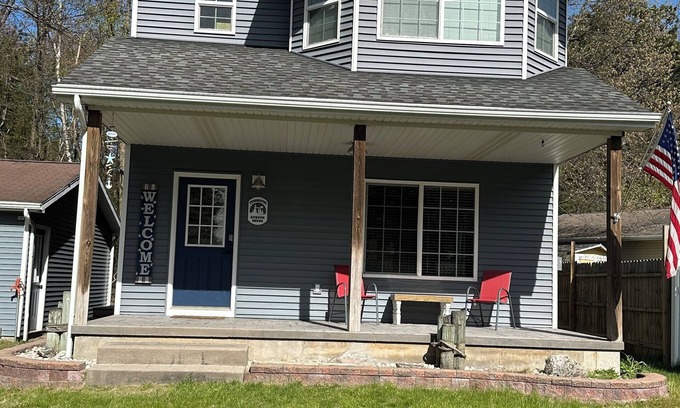 Mears Cabaña | Upper Silver Lake cottage just minutes from Silver Lake Sand Dunes